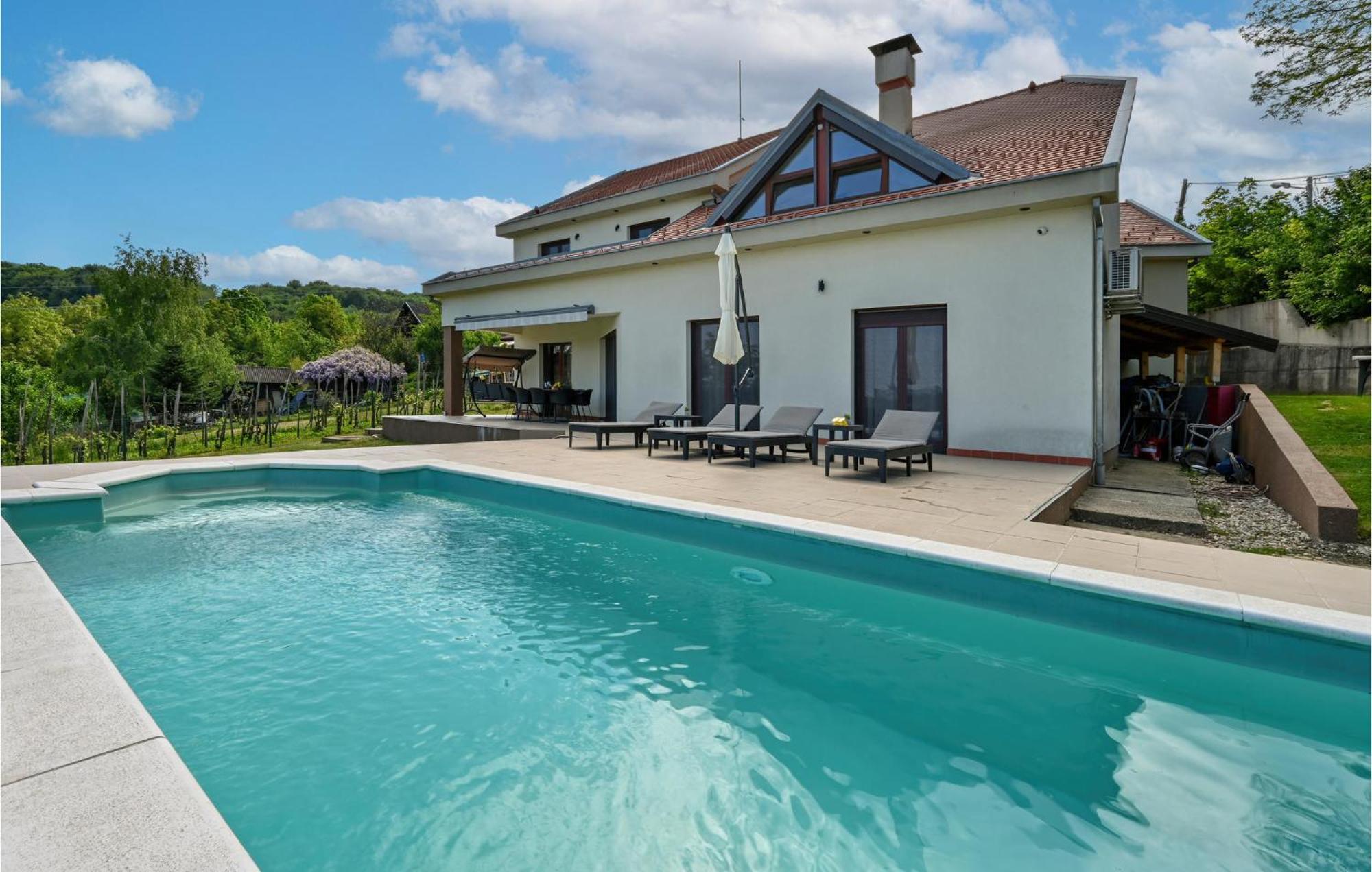 4 Bedroom Nice Home In Mala Rakovica エクステリア 写真