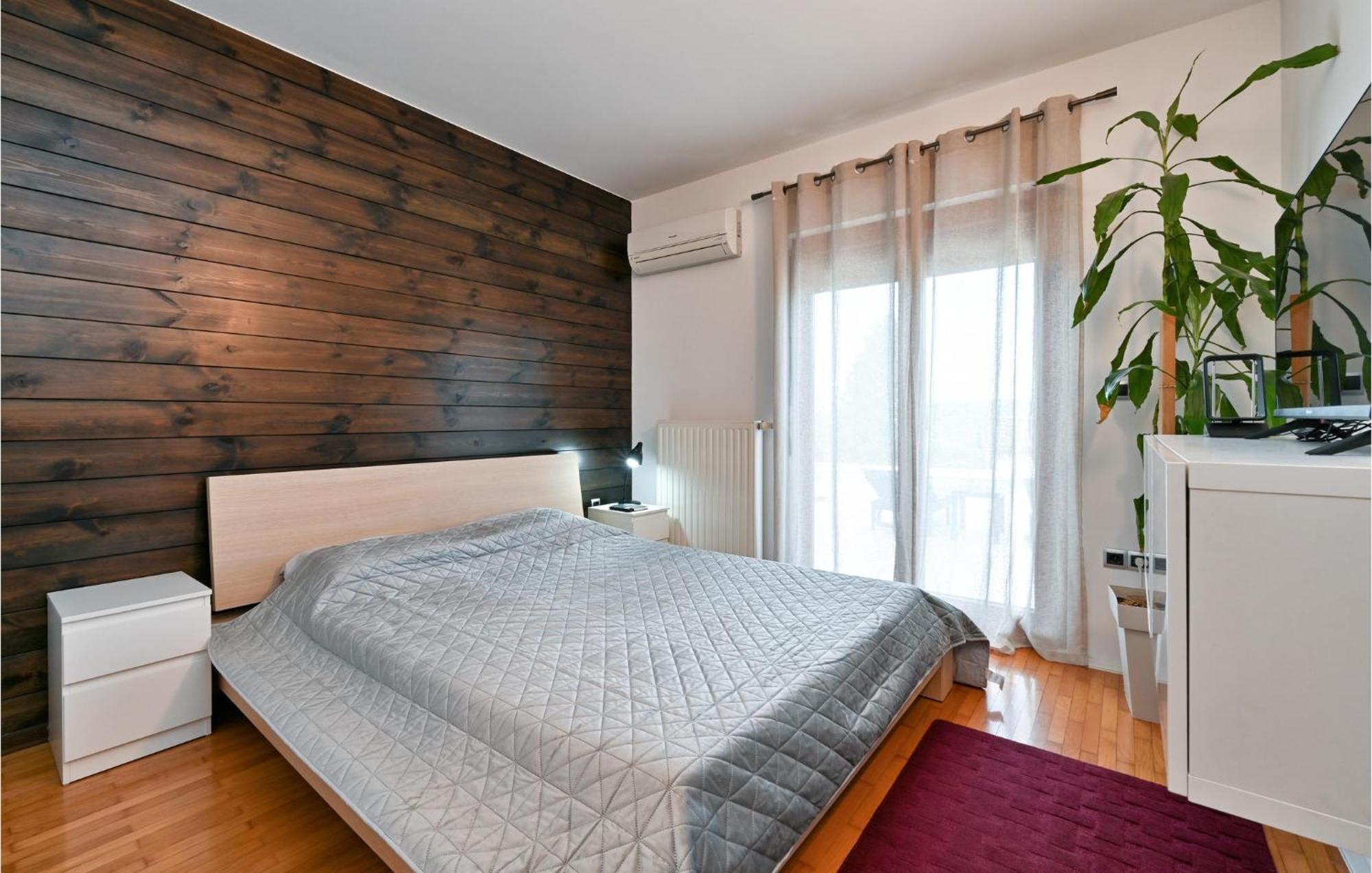 4 Bedroom Nice Home In Mala Rakovica エクステリア 写真