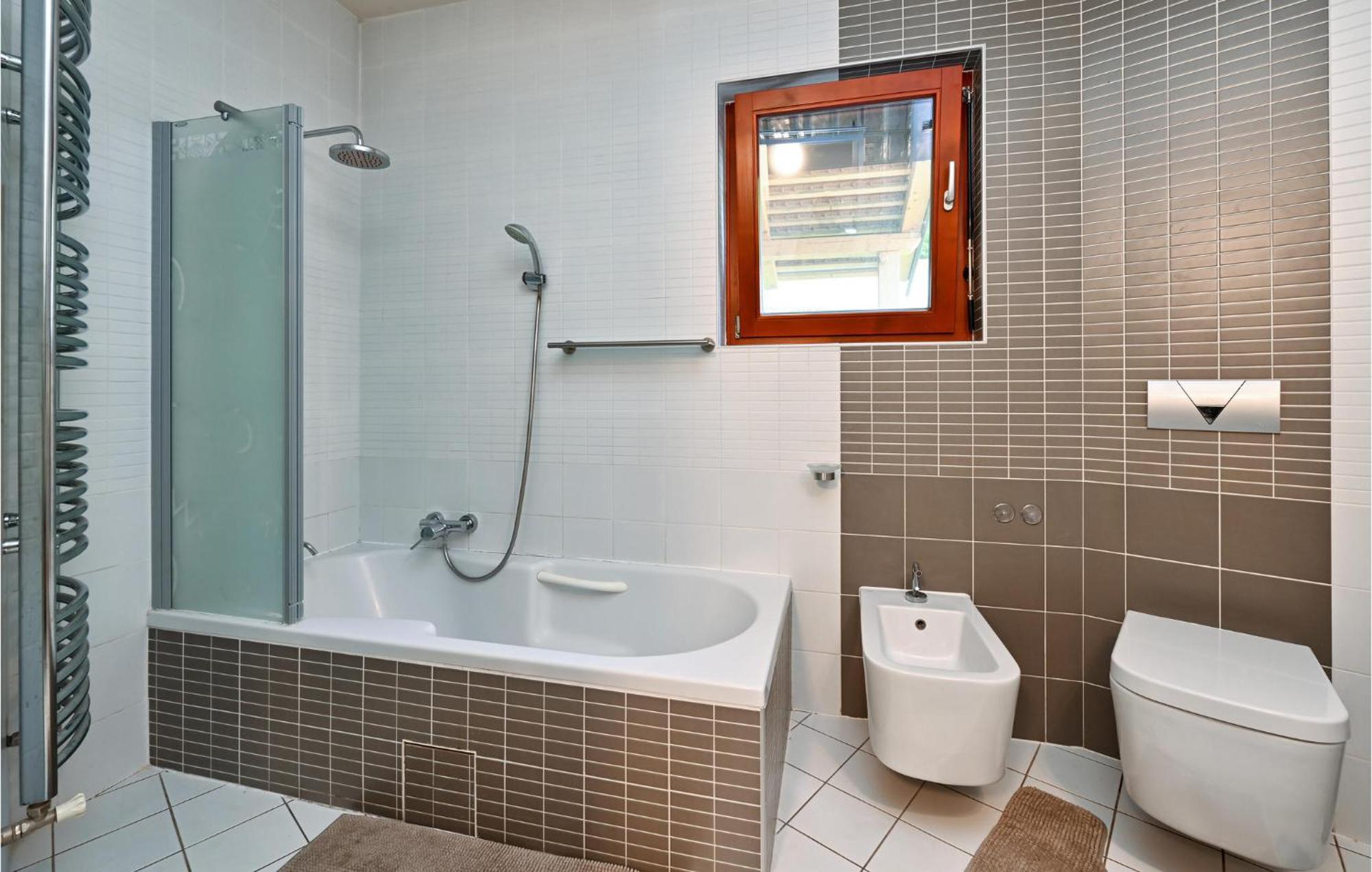 4 Bedroom Nice Home In Mala Rakovica エクステリア 写真