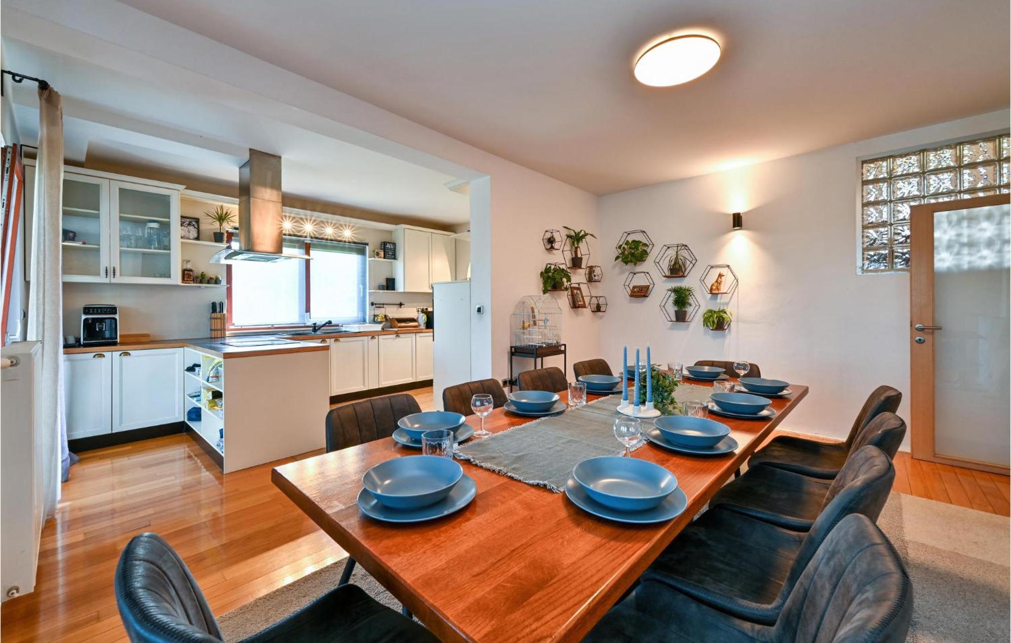 4 Bedroom Nice Home In Mala Rakovica エクステリア 写真